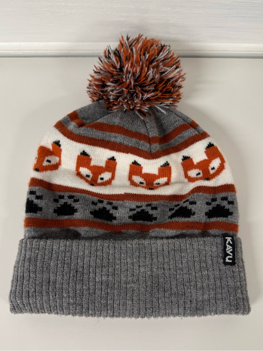 KAVU | Kids Fox Pom Beanie - Gray & Orange